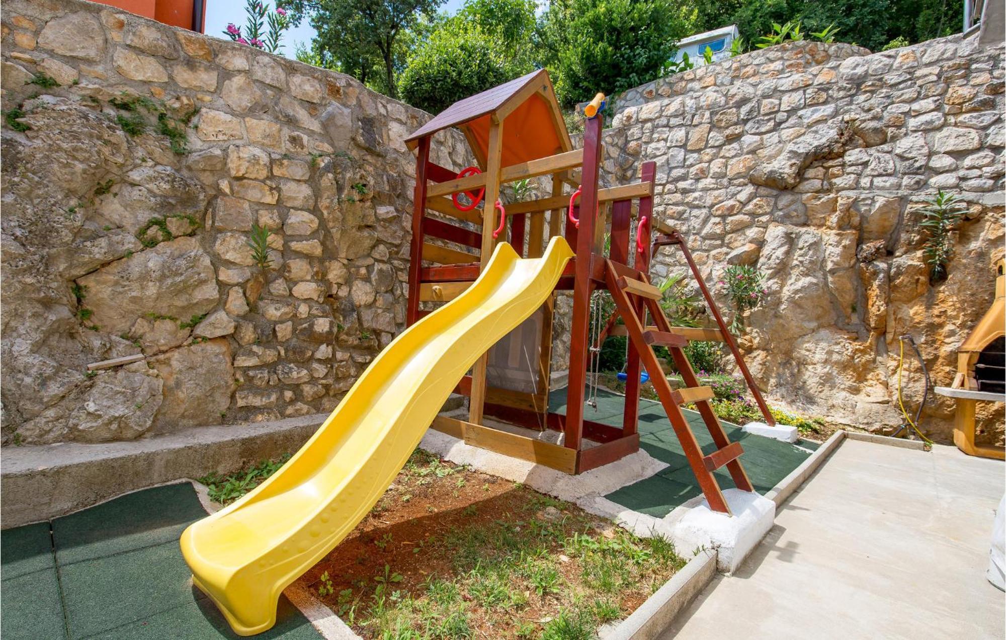 Stunning Apartment In Mošćenička Draga エクステリア 写真