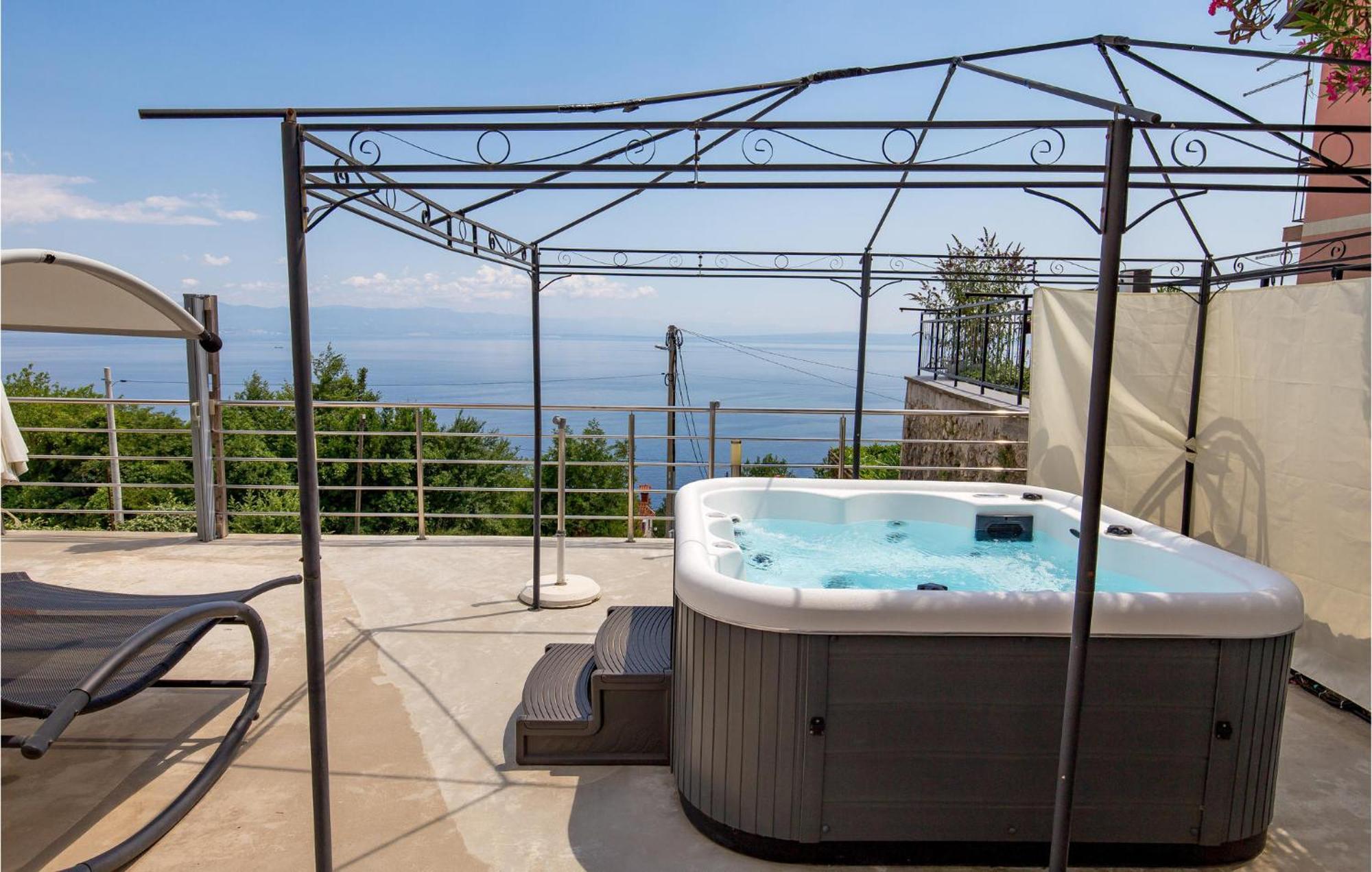 Stunning Apartment In Mošćenička Draga エクステリア 写真