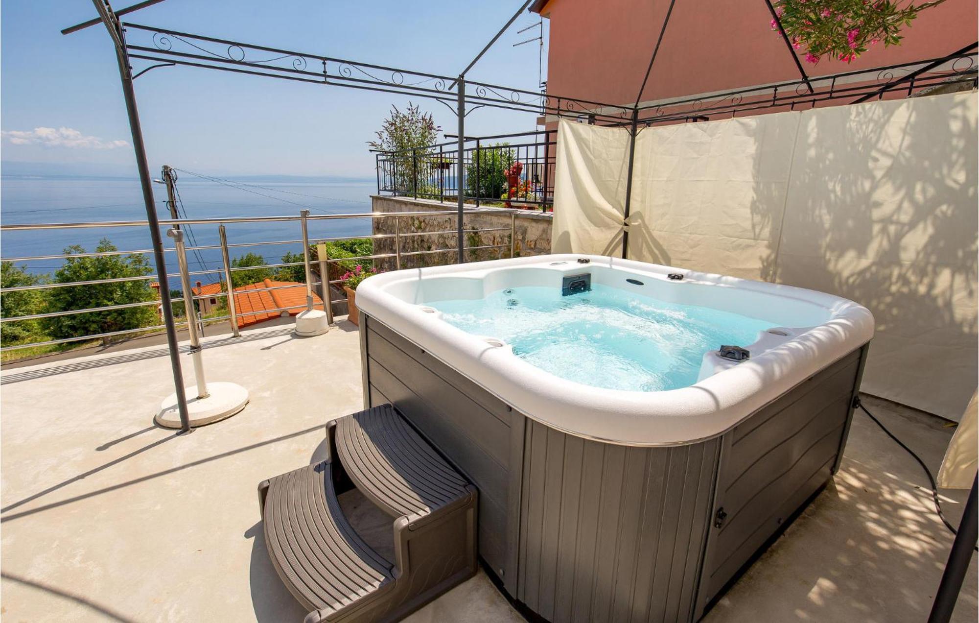 Stunning Apartment In Mošćenička Draga エクステリア 写真